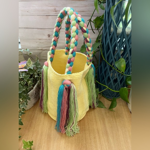Cute Kawaii-Inspired Top Handle Wayuu Bag - Pastel Yellow handwoven Tote Bag - Picture 2 of 6